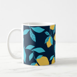 Eenvoudige citrus: citroenen op blauw. koffiemok