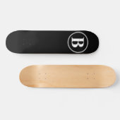 Eenvoudige Elegant Black White Monogram aangepaste Skateboard (Horizontaal)