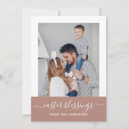 Eenvoudige Elegant Blush Script Familie Foto Pasen Feestdagenkaart