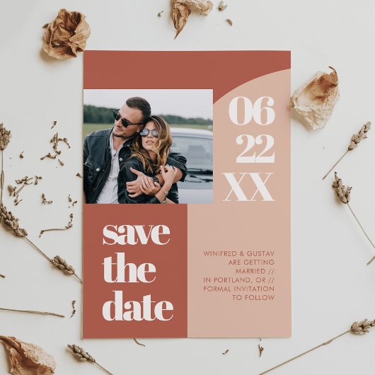 Eenvoudige foto van chic perach terracotta save the date