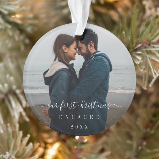 Eenvoudige foto van onze eerste kerst ornament (Boom)