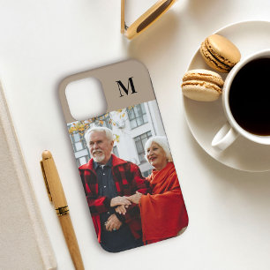 Eenvoudige Geïnitialiseerde Portretfoto Beige Brui iPhone 12 Pro Hoesje