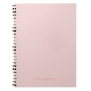 Eenvoudige gepersonaliseerde kwartsroze op roze notitieboek
