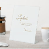 Eenvoudige goudkalligrafie voor dames reclamebord met voetstuk (Insitu)