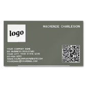 Eenvoudige Logo en QR Code Sage Groen Magnetisch Visitekaartje (Voorkant)