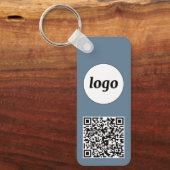 Eenvoudige Logo QR code Business Dusty Blue Grey Sleutelhanger (Voorkant)