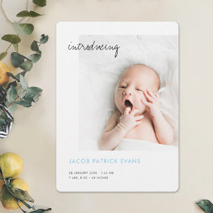 Eenvoudige, minimale foto baby Blue Boy Birth Aankondiging