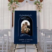 Eenvoudige Navy Dusty Blue Arch Wedding Welkomstbo