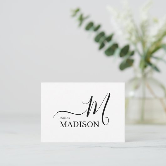 Eenvoudige persoonlijke zwarte en witte bruiloft informatiekaartje (Staand voorkant)