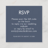 Eenvoudige QR-code Stusty Navy Blue Wedding RSVP Informatiekaartje (Voorkant)