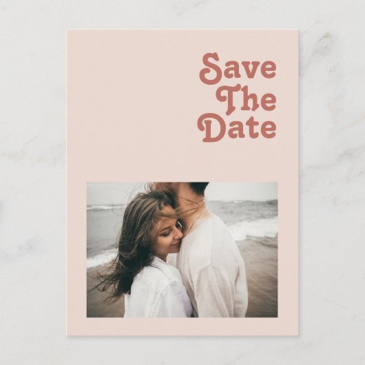 Eenvoudige Retro Vibes Roze Foto Save The Date Uitnodiging Briefkaart (Voorkant)