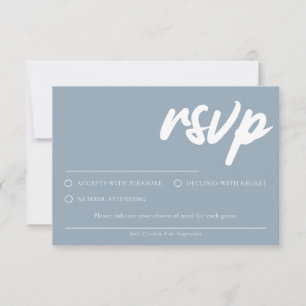 Eenvoudige stoffige blauwe RSVP kaart met maaltijd