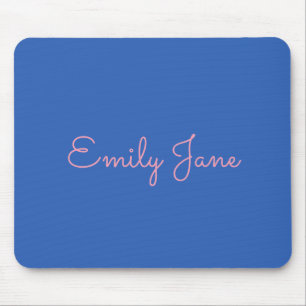 Eenvoudige typografie in roze en blauw gepersonali muismat
