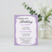 Eenvoudige uitnodiging van de lavender Birthday Pa (Staand voorkant)