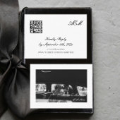 Eenvoudige zwart-wit bruiloft RSVP QR-code Informatiekaartje