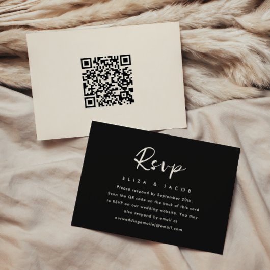 Eenvoudige zwarte crème bruiloft RSVP script QR Co Kaartje