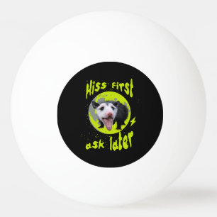 Eerst Sissen Dan Vragen Funny Opossum Humor Pingpongballen