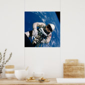 Eerste Amerikaanse Spacewalk (Gemini 4) Poster (Keuken)