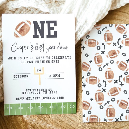 Eerste jaar Down First Birthday Invitation Footbal Kaart
