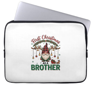 Eerste kerst als broeder kabouter rendier slee laptop sleeve
