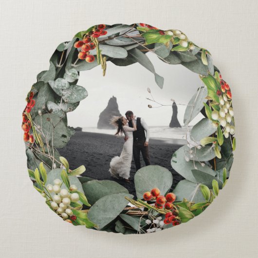 Eerste kerst als getrouwd stel als meneer & mevrou rond kussen (Voorkant)