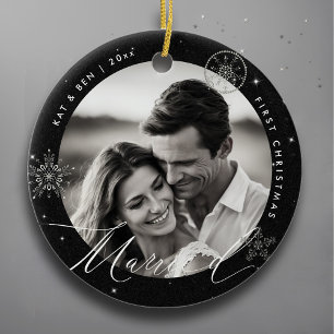 Eerste kerst Getrouwd Sneeuwvlokken Zwart Chic Gif Keramisch Ornament