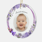 Eerste kerst in baby – Paarse bloemenkrans Keramisch Ornament (Links)