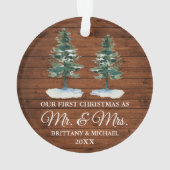 Eerste kerst Mr. Mrs Rustic Wood Twee dennen Ornament (achterkant)