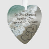 Eerste kerst samen paar harten strand zand ornament (voorkant)