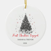 Eerste kerst verloofd op maat zwart en wit keramisch ornament (Voorkant)