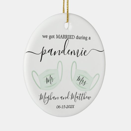 Eerste kerstbruiloft pandemische quarantainemachin keramisch ornament (Rechts)