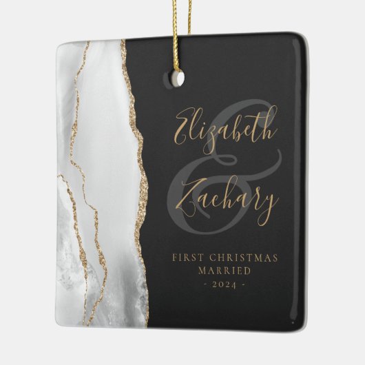 Eerste kerstcadeauscript met grijs gehuwd grijs ge keramisch ornament (Links)