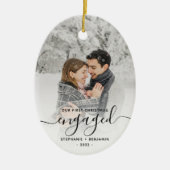 Eerste kerstcadeautje Aangepaste foto Zwart script Keramisch Ornament (Voorkant)