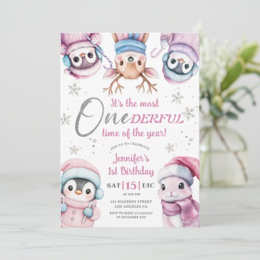 Eerste Kerstdag Schattigee Roze Winterdieren Kaart (Staand voorkant)