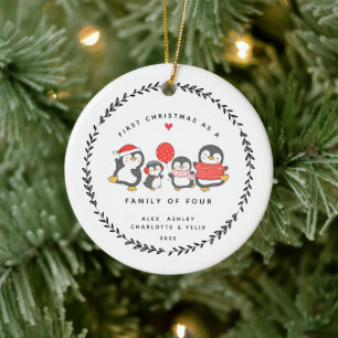 Eerste kerstfeest als gezin van vier pinguïns keramisch ornament