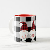 Eerste kerstgnomen met Buffalo Check Two Tweekleurige Koffiemok (Voorkant links)