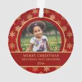 Eerste kerstgrootma Grandpa Red Gold Snowflakes Ornament (achterkant)