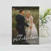 Eerste kersthandgeschreven bruiloft foto feestdagenkaart (Staand voorkant)