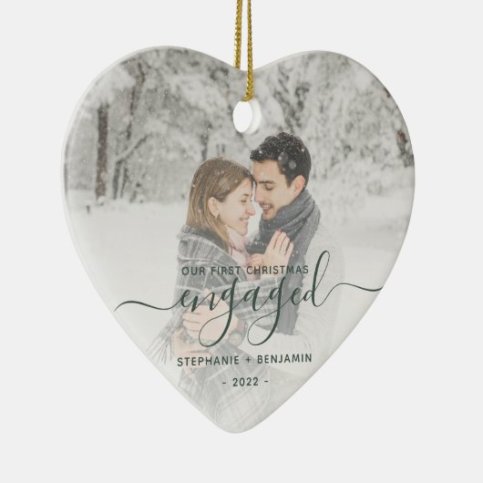 Eerste Kerstmis Aangepast Foto Groen Manuscript Keramisch Ornament (Rechts)