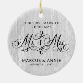 Eerste Kerstmis als de heer & mevrouw Rustic Grey  Keramisch Ornament (Achterkant)
