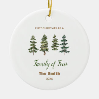 Eerste Kerstmis als een familie van vier dennenbom Keramisch Ornament