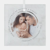 Eerste Kerstmis als foto van mama en papa Marble Glas Ornament (Voorkant)
