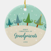 Eerste Kerstmis als grootouders Winter Pine Trees Keramisch Ornament (Achterkant)