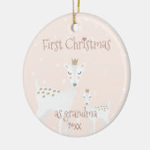 Eerste Kerstmis als oma - Cute Deer Keramisch Ornament (Links)