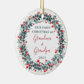 Eerste Kerstmis als oma en opa Holly Berries Keramisch Ornament (Rechts)