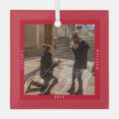 Eerste Kerstmis Betrokken Foto Rood Glas Ornament (Voorkant)