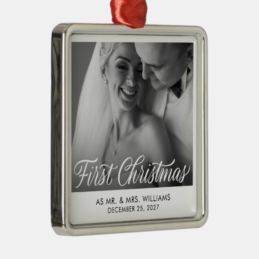 Eerste kerstmis | Elegante pasgetrouwde foto Metalen Ornament (Rechts)