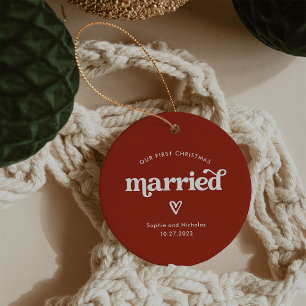 Eerste Kerstmis getrouwd Rood en Wit met Hart Keramisch Ornament