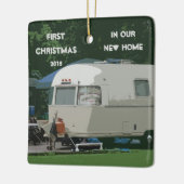 Eerste Kerstmis in New Home Old  Camper Keramisch Ornament (Links)