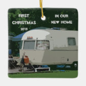 Eerste Kerstmis in New Home Old  Camper Keramisch Ornament (Voorkant)